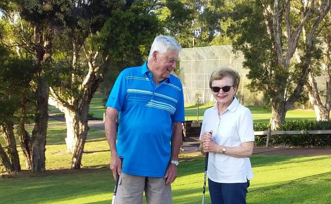 Lesley and Warren Golf